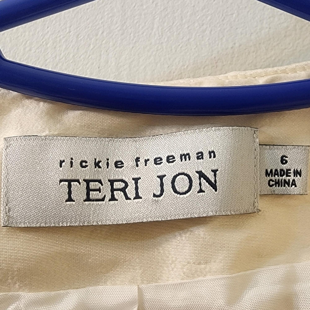 Vintage Rickie Freeman Teri Jon E Cream 100 % Silk Peplum Ruffle Jacket Size 6 - Picture 4 of 10